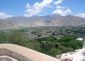 ཞེ་གཉིས། ལྷ་སའི་ལྕང་གསེབ་བཞི།