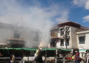 ཞེ་གསུམ། ལྷ་སའི་ཤག་བཞི།