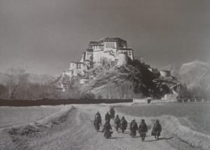 དང་པོ། སྙན་གྲགས་ཅན་གྱི་ལྷ་ས་གྲོང་ཁྱེར།