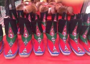 མ) བོད་ཀྱི་སྐུད་བཟོའི་ལག་རྩལ།