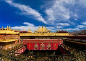 ལྷ་ལྡན་གཙུག་ལག་ཁང་གི་ལོ་རྒྱུས།