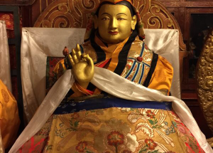 ༸    རྒྱལ་བ་སྐུ་ཕྲེང་བཅུ་གཉིས་པ། འཕྲིན་ལས་རྒྱ་མཚོའི་རྣམ་ཐར་སྙིང་བསྡུས།