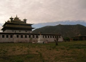 བསམ་ཡས་གཙུག་ལག་ཁང་གི་ནང་རྟེན་ཁྱད་འཕགས་བྱིན་ཅན་འགའ་ཞིག