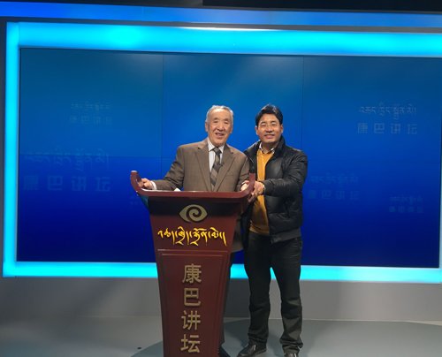 བོད་ལྗོངས་སློབ་གྲྭ་ཆེན་མོའི་སློབ་དཔོན་རྡོ་དགོན་གསང་བདག་རྡོ་རྗེ་མཆོག་གི་ལོ་རྒྱུས།