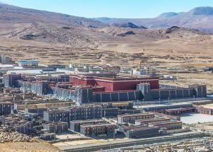 དབུ་གཙང་གི་གནའ་ཤུལ་གྲགས་ཅན་འགའ་ངོ་སྤྲོད།