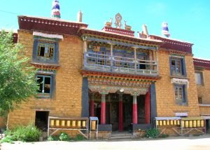 དབུས་ཀྱི་གདན་ས་ཆེན་པོ་དྲུག