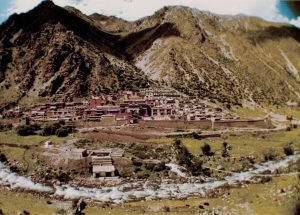 མཚུར་ཕུ་དགོན་གྱི་རྟེན་རྙིང་མཐོང་བ་རང་གྲོལ།