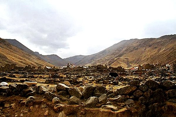 འབྲི་ལུང་དགོན་གྱི་གནའ་ཤུལ།