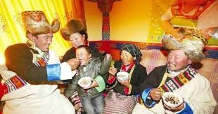 གཙང་ཁུལ་གྱི་དགུ་ཐུག་སྐོར་ཅུང་ཟད་བཀོད་པ།