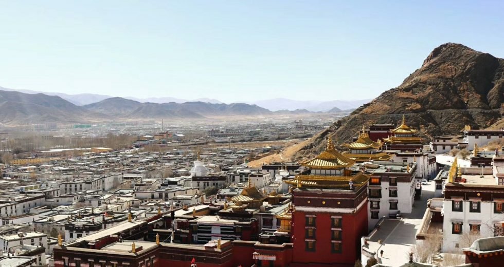 པཎ་ཆེན་སྐུ་ཕྲེང་རིམ་བྱོན་གྱི་གདན་ས་བཀྲས་ལྷུན་དགོན།