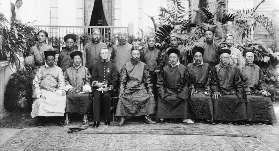 ༸རྒྱལ་དབང་བཅུ་གསུམ་པ་ཆེན་པོའི་སྐུ་པར་བྱིན་ཅན་གྱི་འགྲེལ་བཤད།