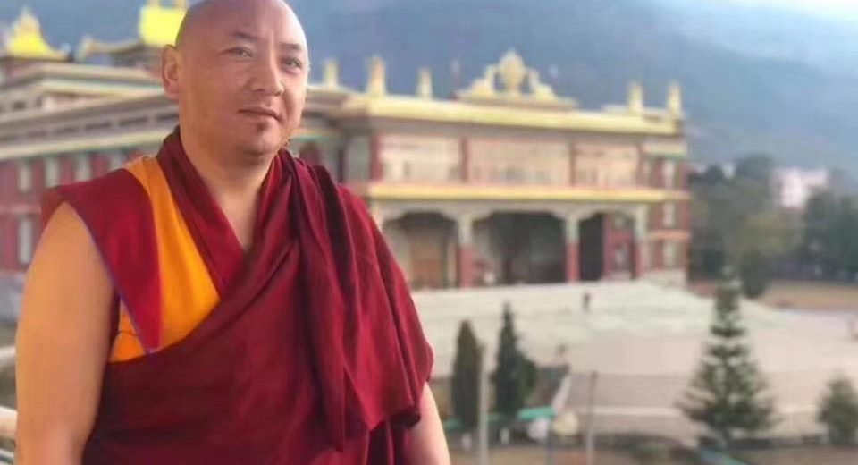 རྫོང་གསར་བཤད་གྲྭའི་མཁན་རབས་བཅུ་དྲུག་པ་མཁན་པོ་འཇམ་དབྱངས་ཆོས་འཕེལ་མཆོག
