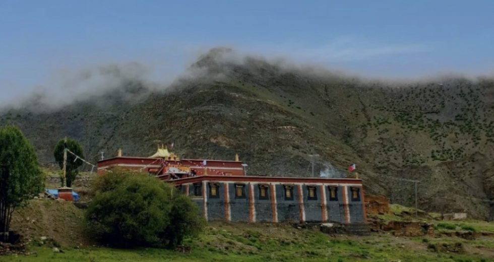 མང་མཁར་ཐུབ་བསྟན་དགེ་འཕེལ་དགོན་གྱི་ལོ་རྒྱུས་རགས་བསྡུས།