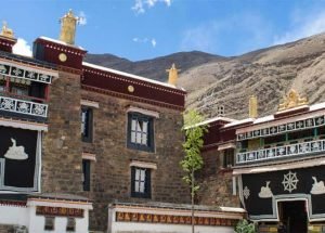 སྔ་འགྱུར་རྙིང་མའི་མ་དགོན་དྲུག་གི་ཡ་གྱལ་སྨིན་གྲོལ་གླིང་།