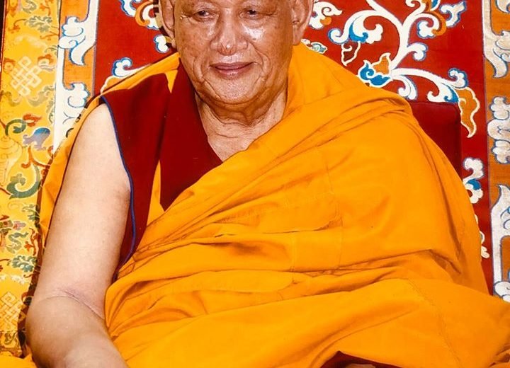 སེར་བྱེས་མཁན་ཟུར་རིན་པོ་ཆེ་རྗེ་བཙུན་བློ་བཟང་ཚེ་རིང་མཆོག་གི་མཛད་རྣམ་མདོར་བསྡུས།