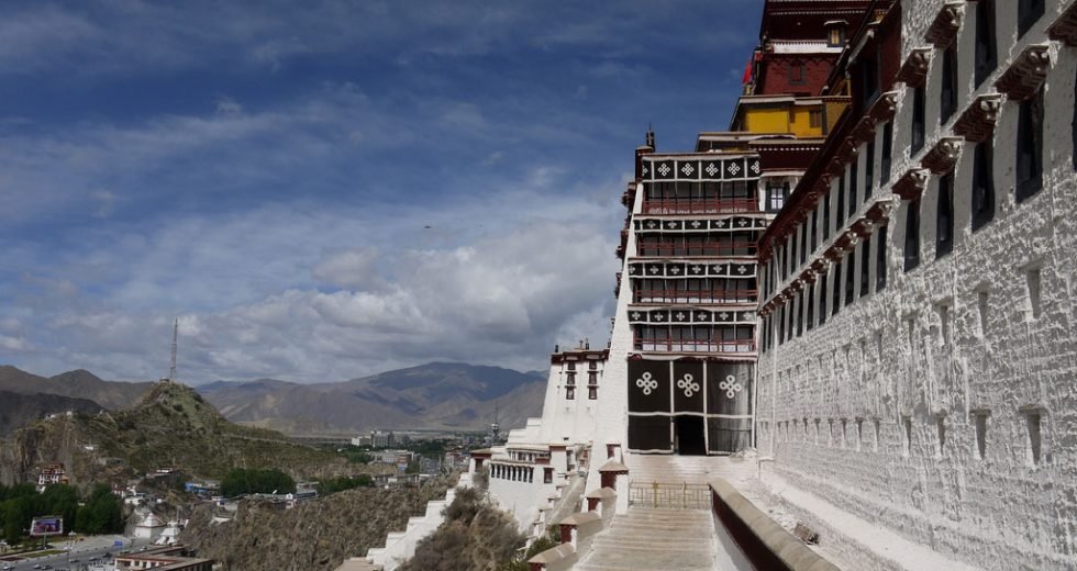 བོད་ཀྱི་སྤུར་རྒྱལ་བཙན་པོ་རིམ་བྱོན།