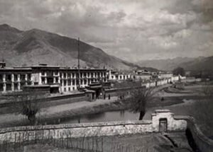 གསང་ཆེན་རྒྱུད་སྨད་གྲྭ་ཚང་།