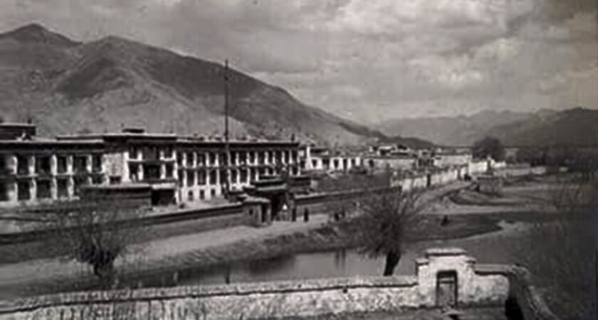 གསང་ཆེན་རྒྱུད་སྨད་གྲྭ་ཚང་།