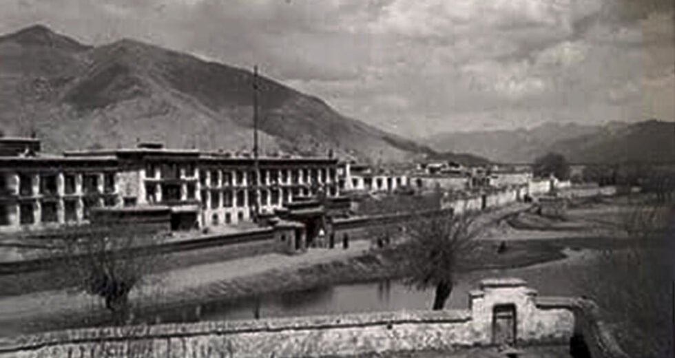 གསང་ཆེན་རྒྱུད་སྨད་གྲྭ་ཚང་།