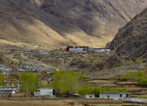 བོད་ཡུལ་གྱི་བཤད་གྲྭའི་ཐོག་མ་གསང་ཕུའི་མིང་ཐོགས་ཚུལ།