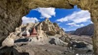 མངའ་རིས་སྒར་དཔོན་དང་སྤྱི་ཁྱབ་རིམ་བྱུང་།