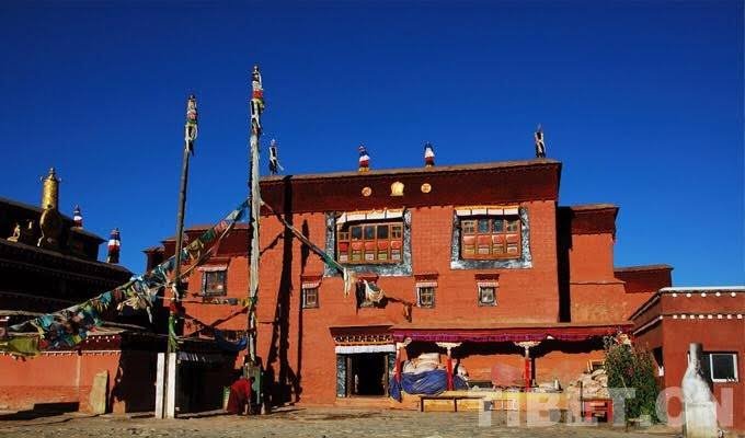 མངའ་རིས་ཀྱི་ལོ་རྒྱུས་ལས་སྤུ་ཧྲེང་རྫོང་གི་དགོན་སྡེ་དང་། གྲགས་ཅན་མི་སྣ། གནའ་ཤུལ་བཅས་ཀྱི་སྐོར།
