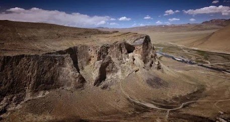 དགེ་རྒྱས་རྫོང་གི་མིང་དང་ས་བབ་ཆགས་ཚུལ་དང་། མིང་ཐོགས་ཚུལ། རྫོང་གི་ལོ་རྒྱུས། བོད་ཀྱི་ཆབ་སྲིད་འཕོ་འགྱུར་སྐོར།