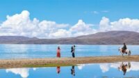 འདམ་གཞུང་རྫོང་གི་གཞུང་སྒེར་ཆོས་གསུམ་གྱི་ས་ཞིང་བདག་ཐོབ་དང་། ཡུལ་སྡེ་དང་། རི། ལ། མཚོ། གཙང་པོ། ཞིང་འབྲོག་ཐོན་ཁུངས་སྐོར།