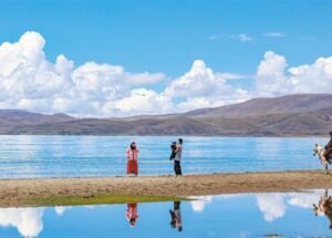 འདམ་གཞུང་རྫོང་གི་གཞུང་སྒེར་ཆོས་གསུམ་གྱི་ས་ཞིང་བདག་ཐོབ་དང་། ཡུལ་སྡེ་དང་། རི། ལ། མཚོ། གཙང་པོ། ཞིང་འབྲོག་ཐོན་ཁུངས་སྐོར།